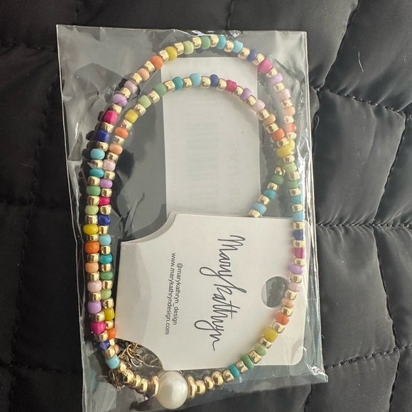 Colorful Beaded Necklace - Picture 4 of 7